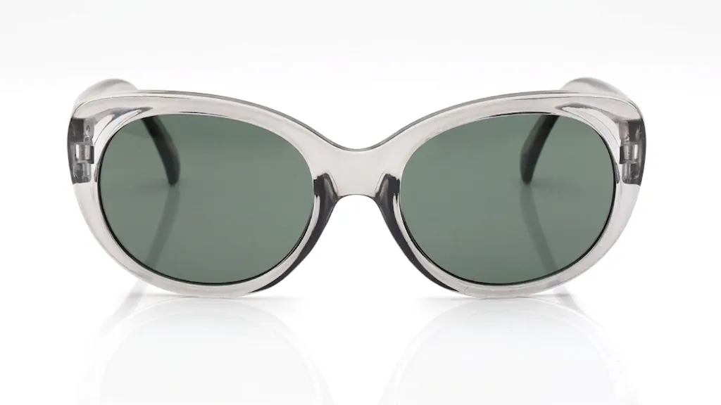 Crystal Clear Retro-Modern Cat-Eye (M)