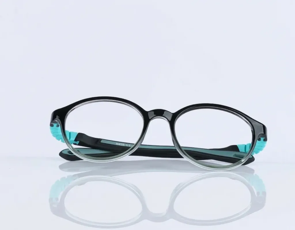 Flexible Round Frames in Onyx-to-Crystal Gradient