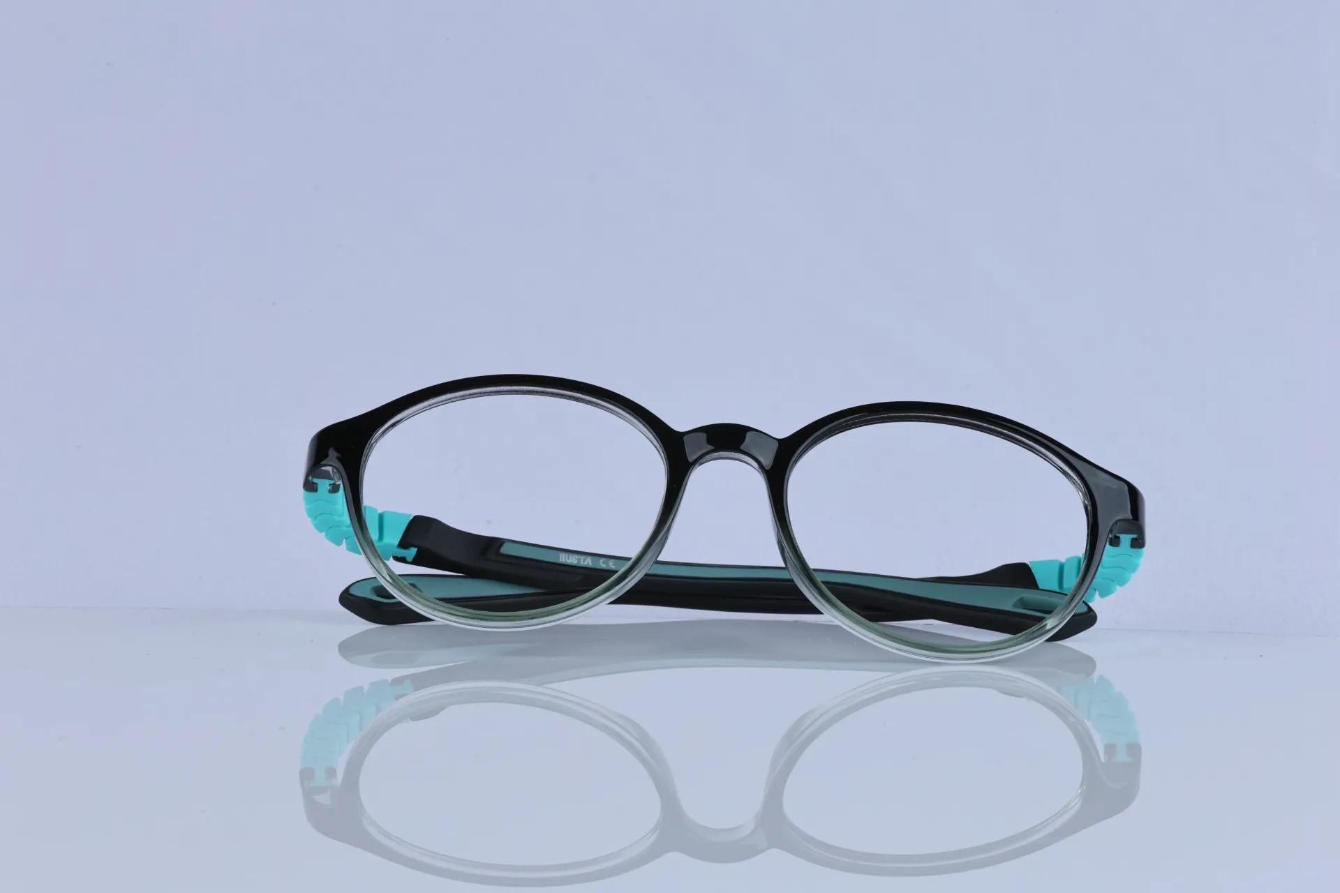Flexible Round Frames in Onyx-to-Crystal Gradient