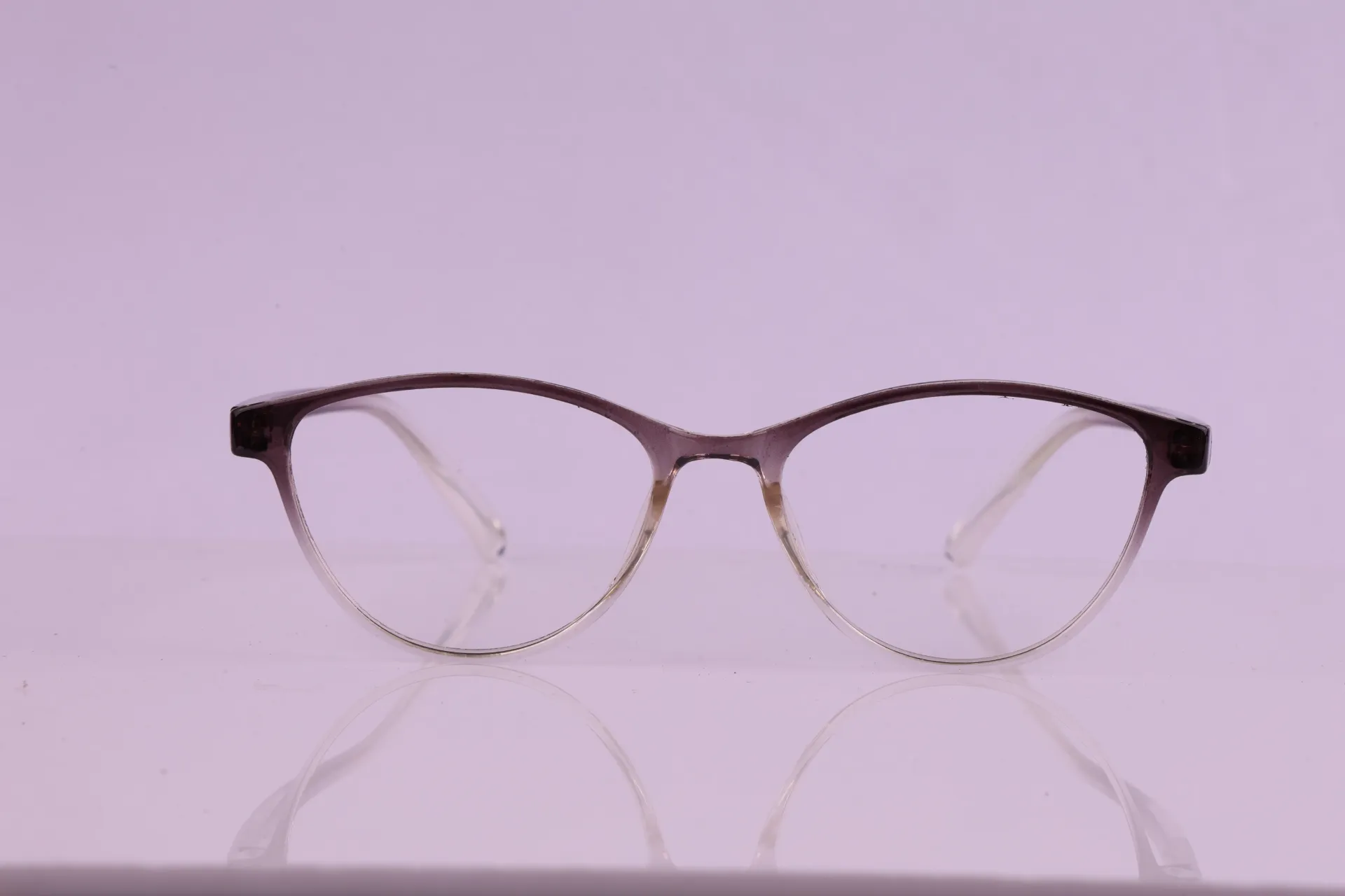 Slim Cat-Eye Gradient Frame in Mulberry-to-Champagne